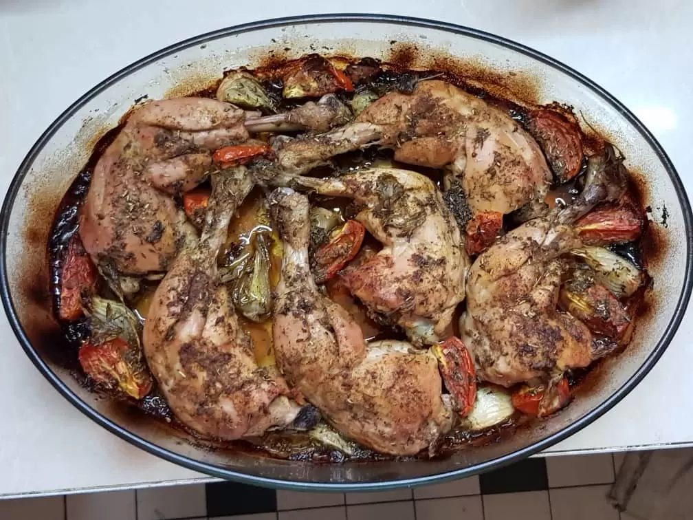 Cuisses-de-poulet-pêchées-dans-un-court-bouillon-et-cuit-au-four-rotated